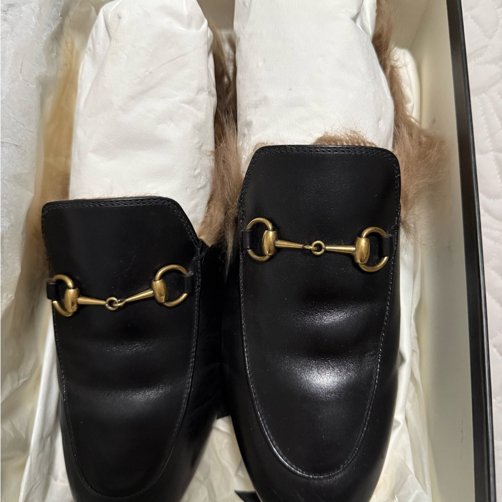 Gucci Black Leather Loafers with Gold Hardware